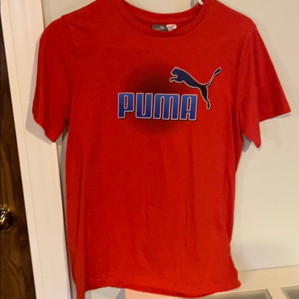 Puma boys sz XL t-shirt
